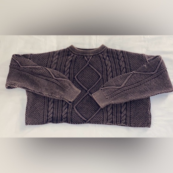 Akaiv Mineral Wash Cable Knit Cropped Sweater - Picture 7 of 14